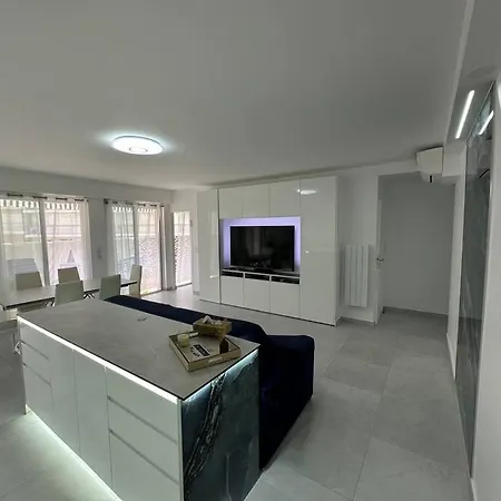Apartment Impeccable 3 Pieces 80m2 Double Balcons,proche Juan Les Pins Proche Cannes *